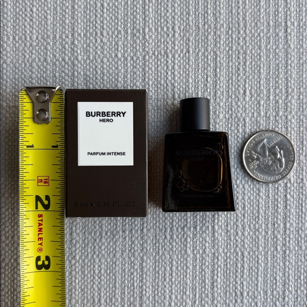 BURBERRY Hero INTENSE miniature fragrance - Picture 2 of 9
